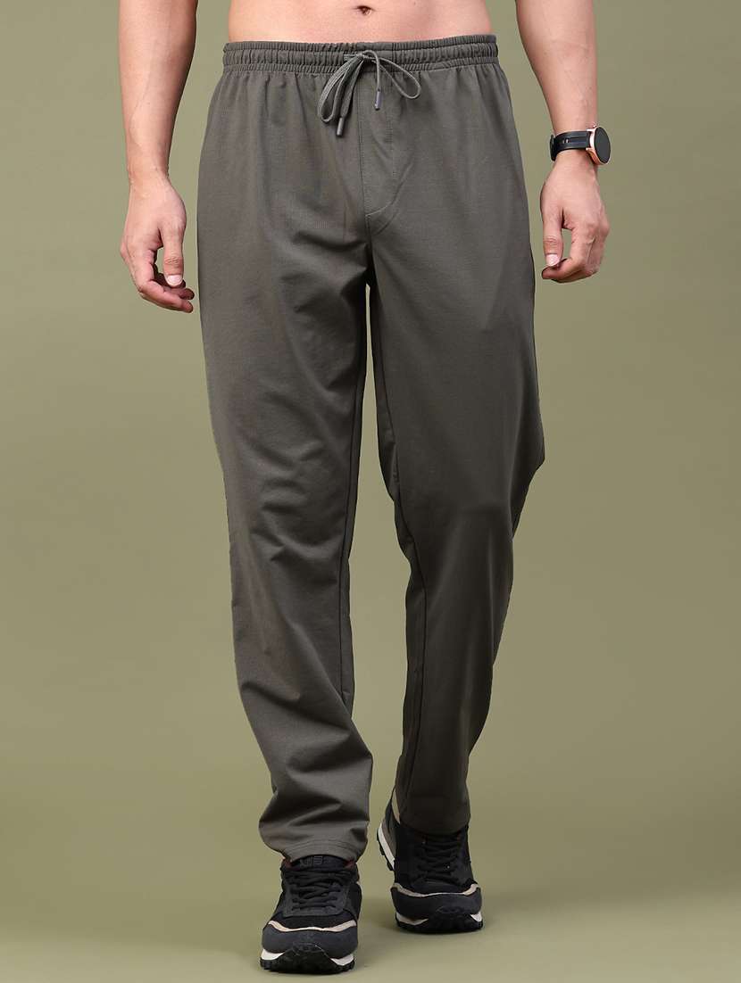 men solid mid rise regular fit track pant