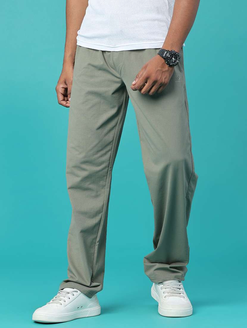men solid mid rise regular fit track pant