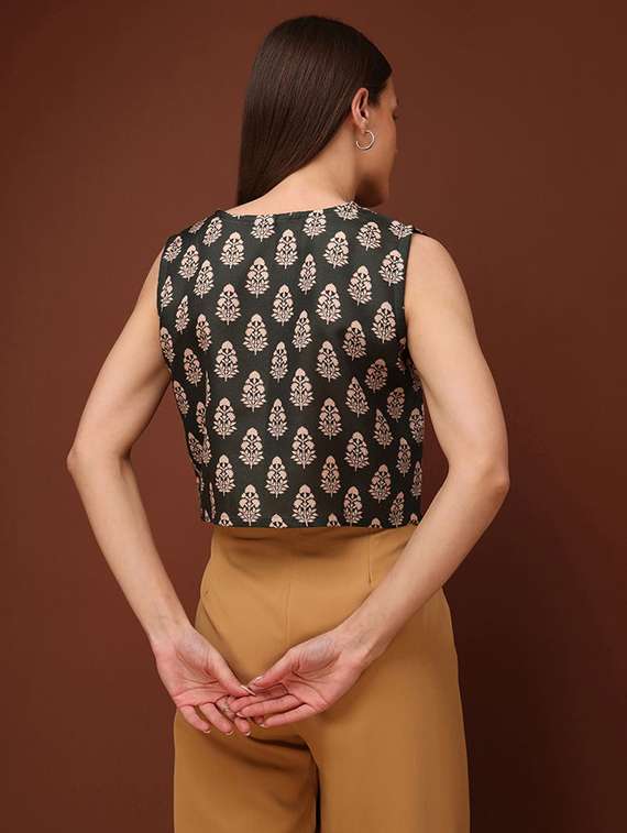 green cotton blend crop top - 22553640 -  Standard Image - 3