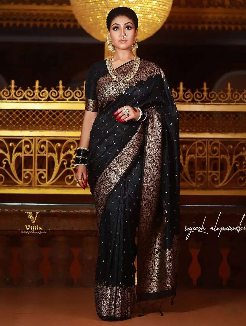 women self design banarasi saree with blouse