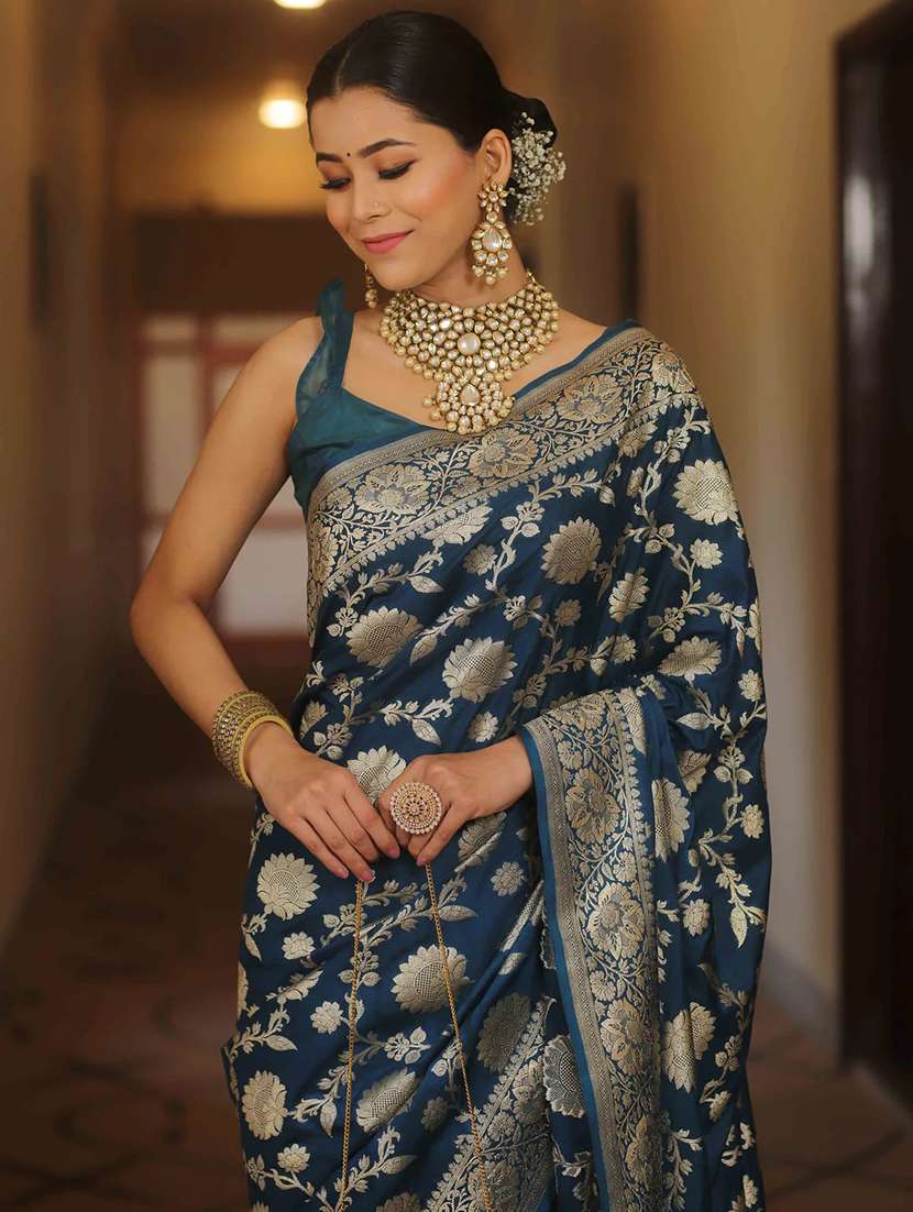 women self design banarasi saree with blouse - 22554659 -  Standard Image - 3