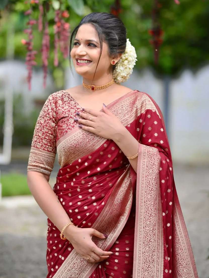 women self design banarasi saree with blouse - 22554666 -  Standard Image - 3