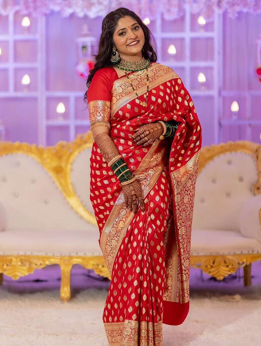 women self design banarasi saree with blouse