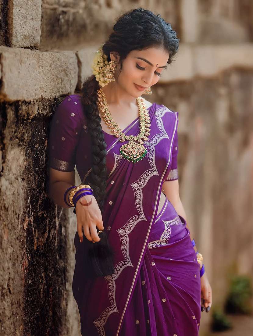 women self design banarasi saree with blouse - 22554704 -  Standard Image - 3