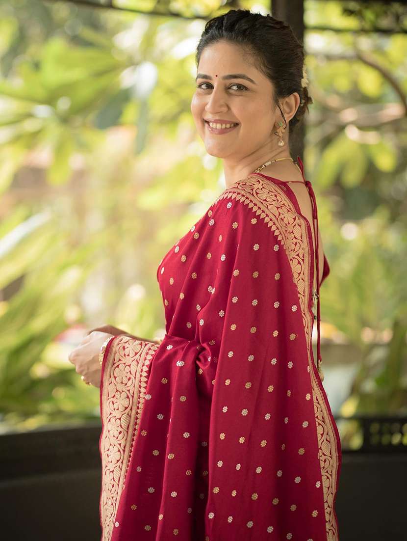 women self design banarasi saree with blouse - 22554732 -  Standard Image - 3