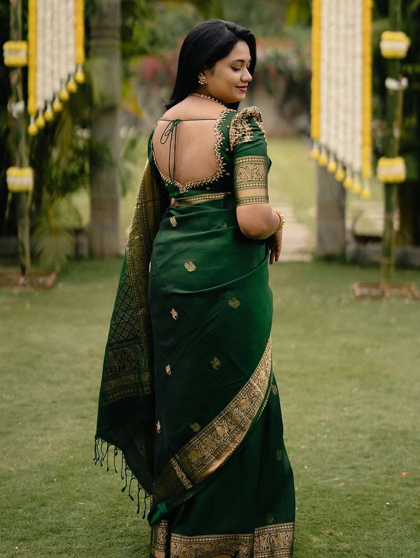 women self design banarasi saree with blouse - 22554744 -  Standard Image - 3