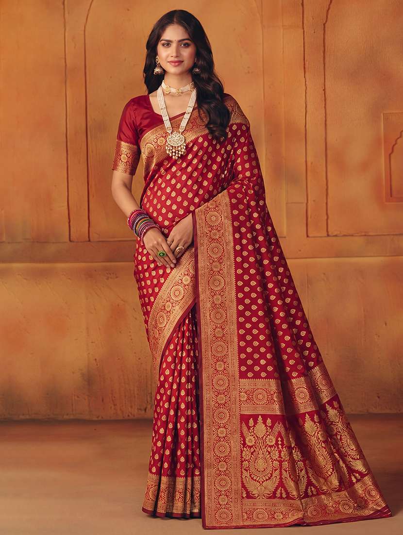 women self design banarasi saree with blouse