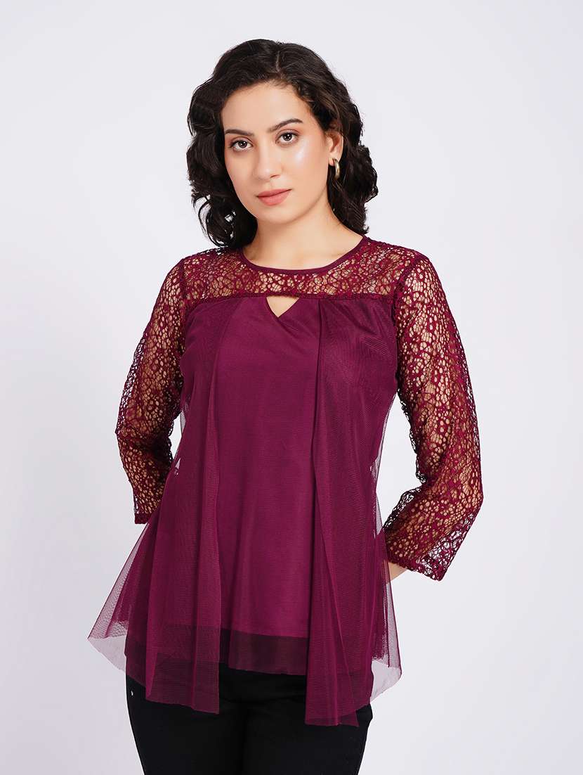 women self design round neck regular top