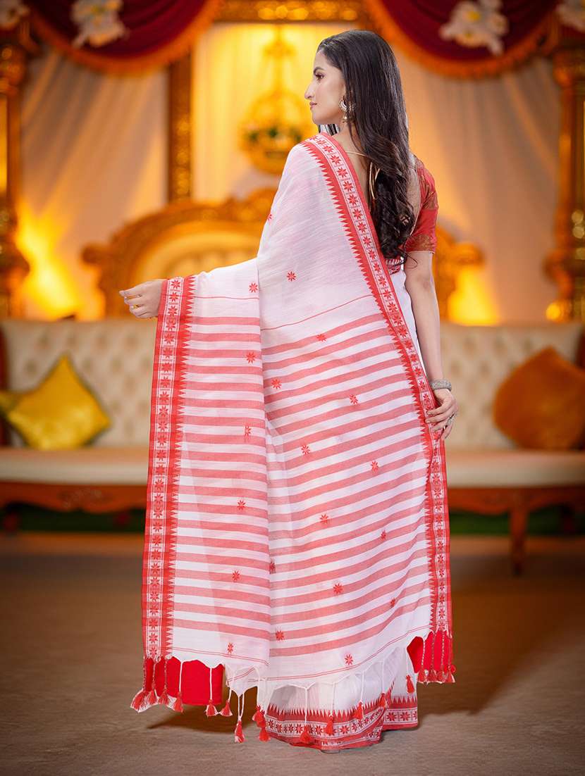 women self design handloom saree with blouse - 22554908 -  Standard Image - 3