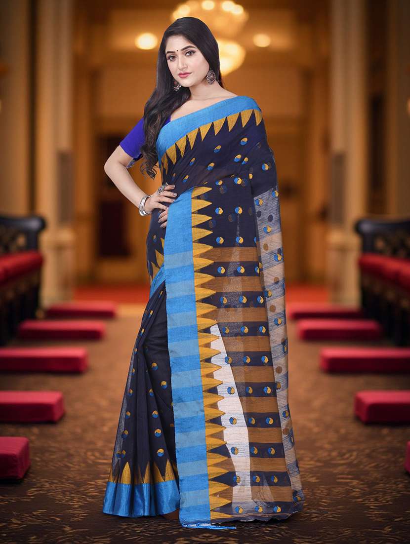 women self design jamdani saree with blouse