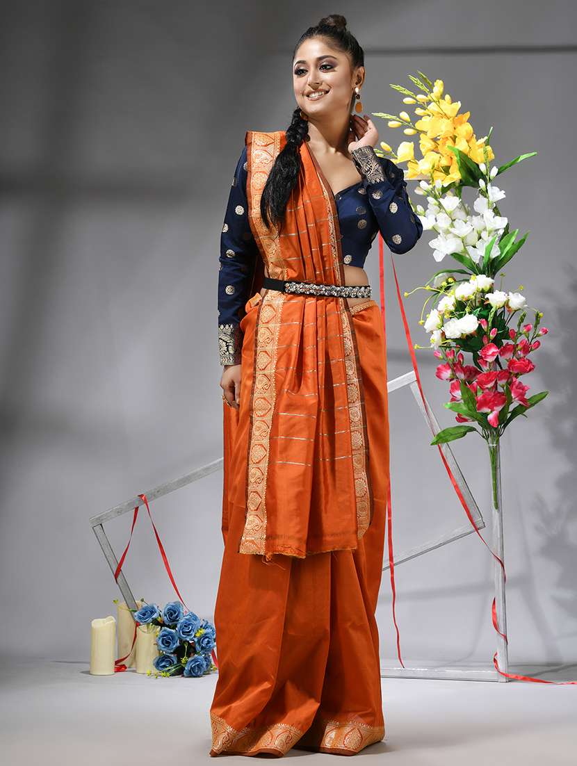 women solid with bordered saree - 22555015 -  Standard Image - 5
