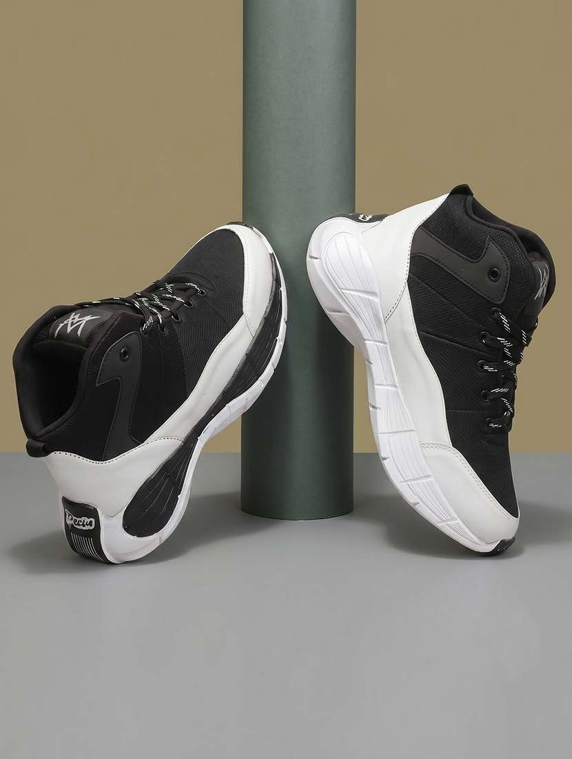 men black lace up sneaker