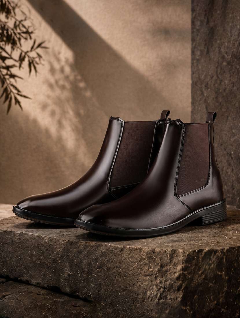 men brown slip on chelsea boot