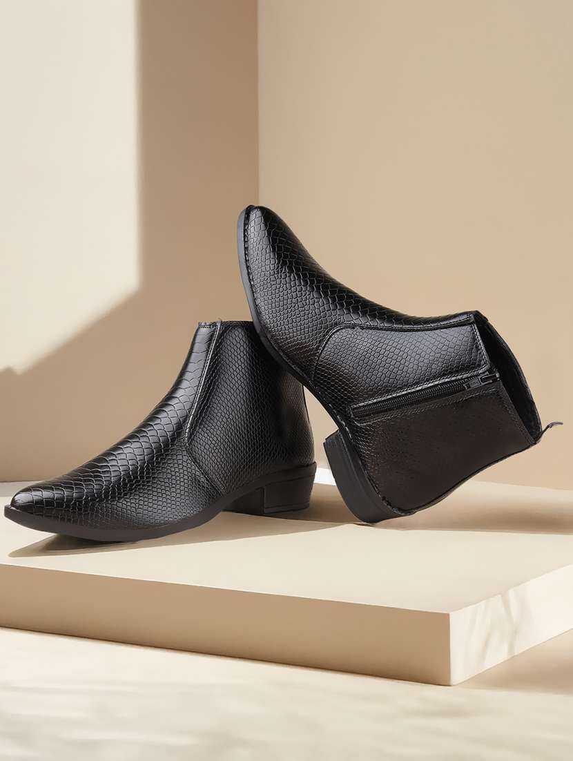 men black slip on boot