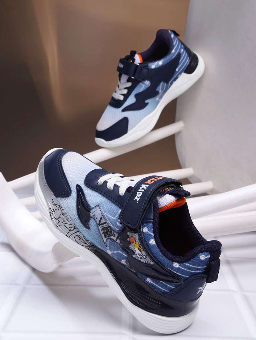 boys printed slip on sports shoes