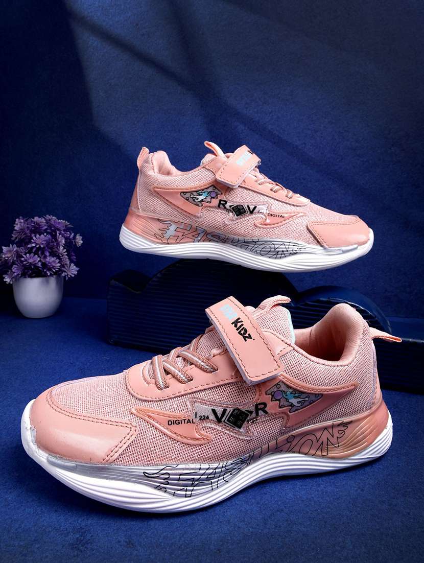 boys printed slip on sports shoes