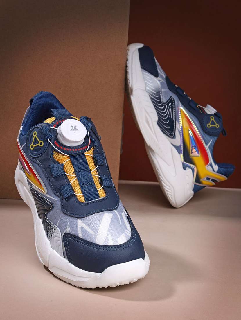 boys printed slip on sports shoes
