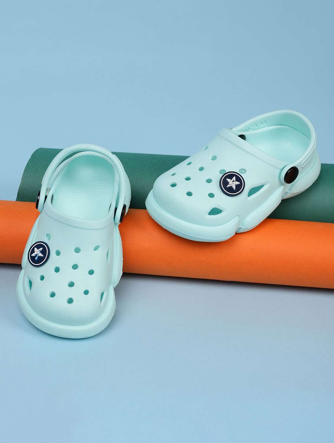 kids applique detailed back strap clogs