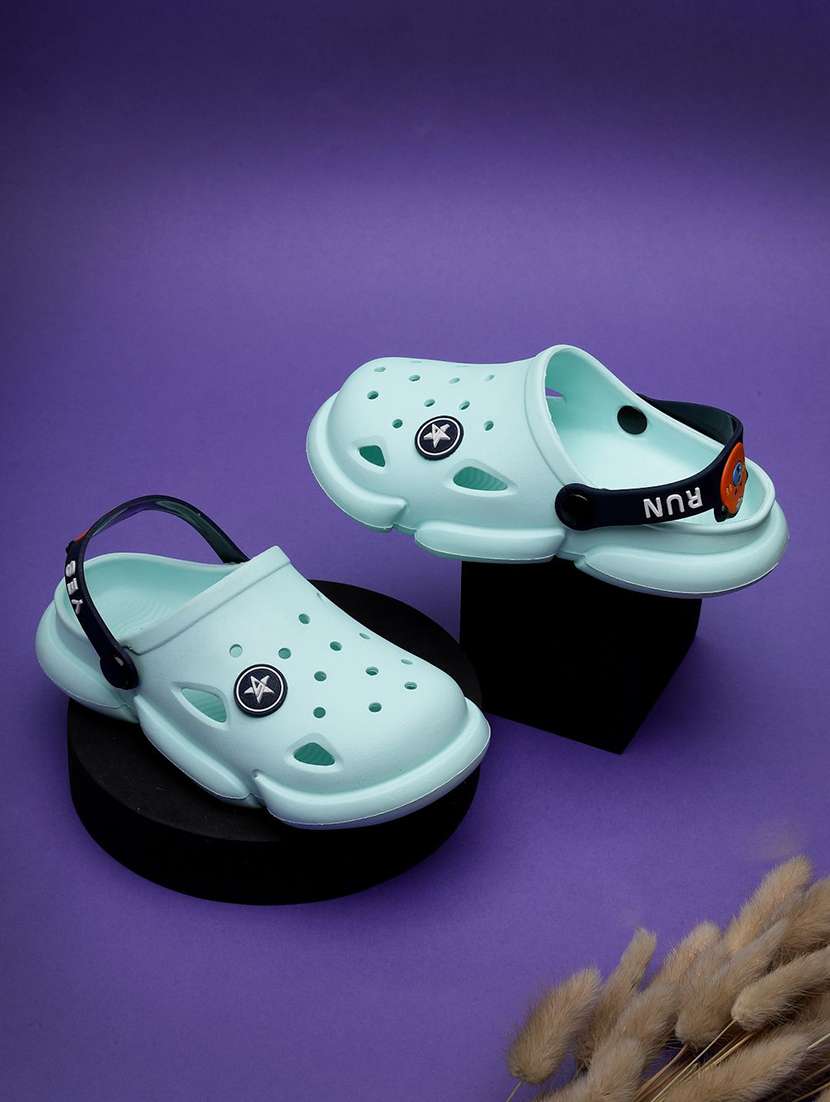 kids applique detailed back strap clogs