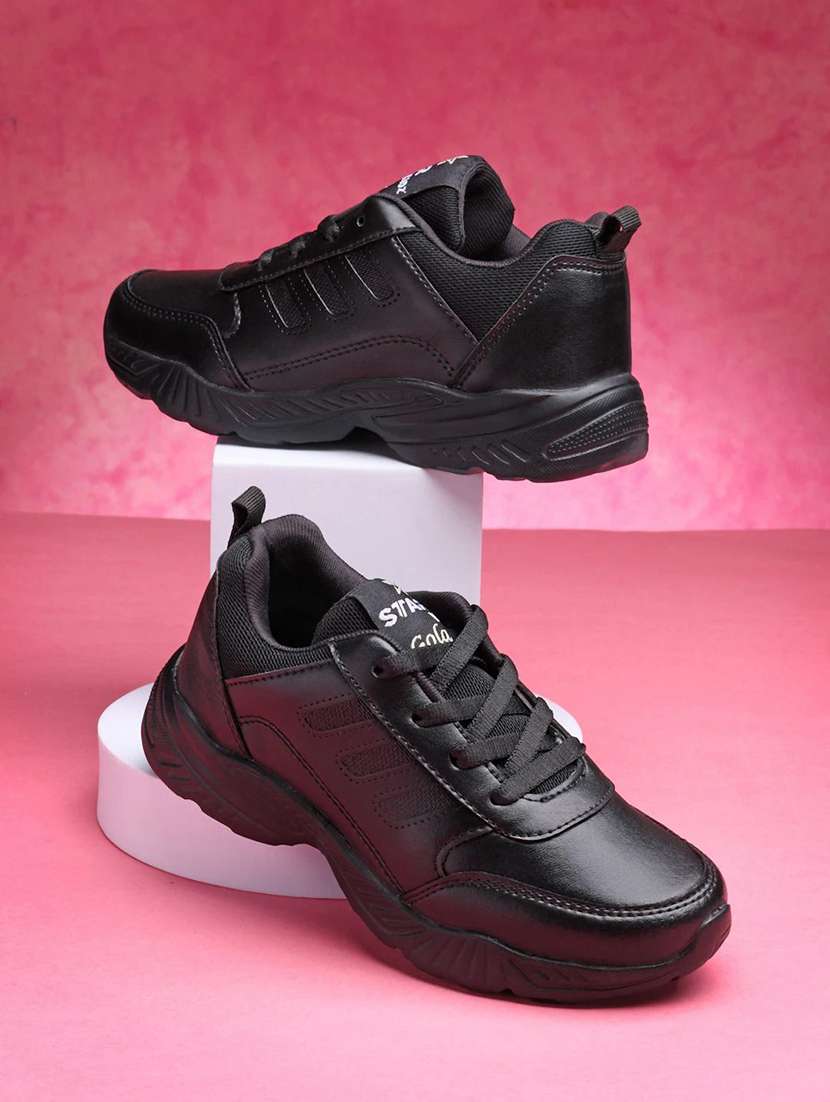 boys solid lace up sports shoes