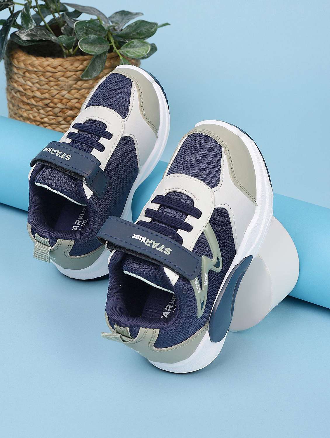 boys colourblocked slip on sports shoes