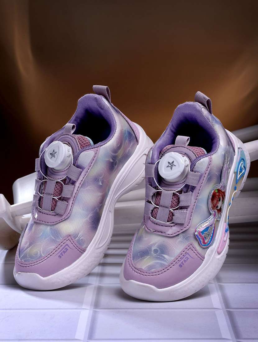 girls printed slip on sports shoes