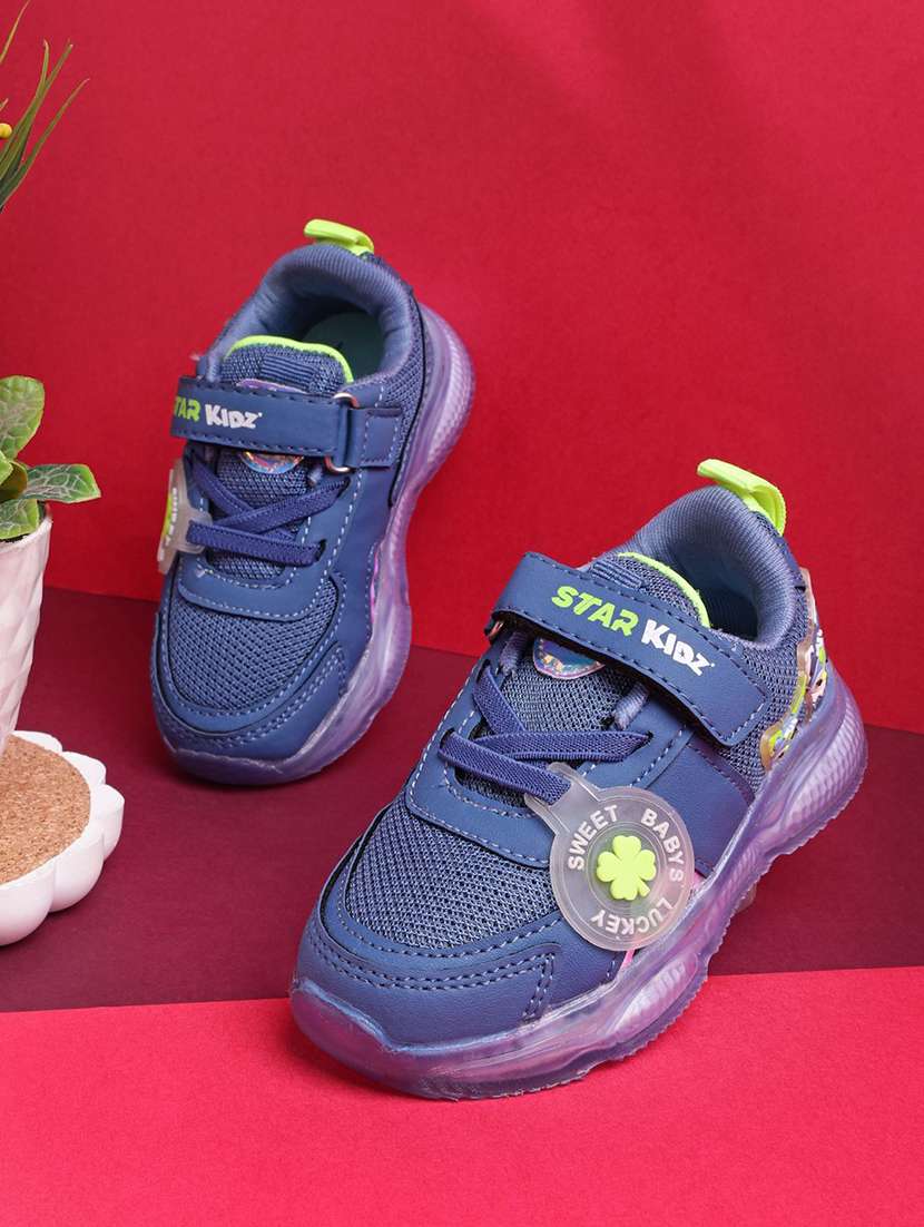 kids textured slip on sports shoes