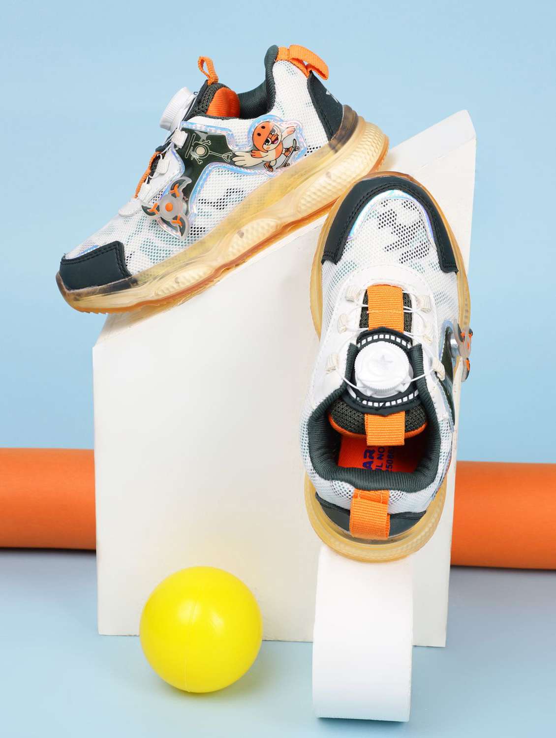 boys textured slip on sports shoes