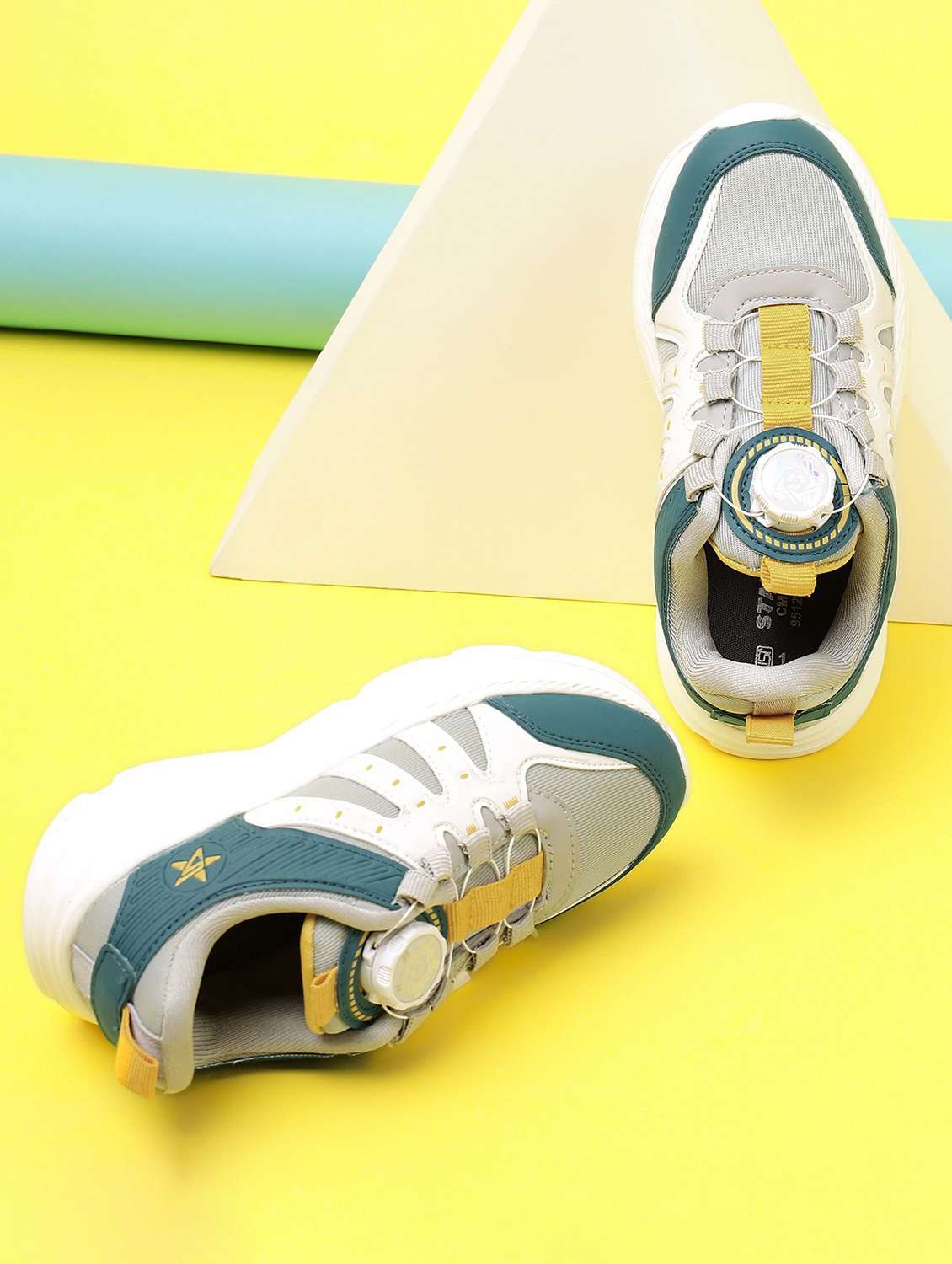 boys colourblocked slip on sports shoes