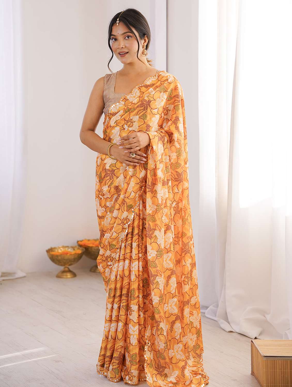 women printed casual wear saree with blouse - 22558228 -  Standard Image - 5