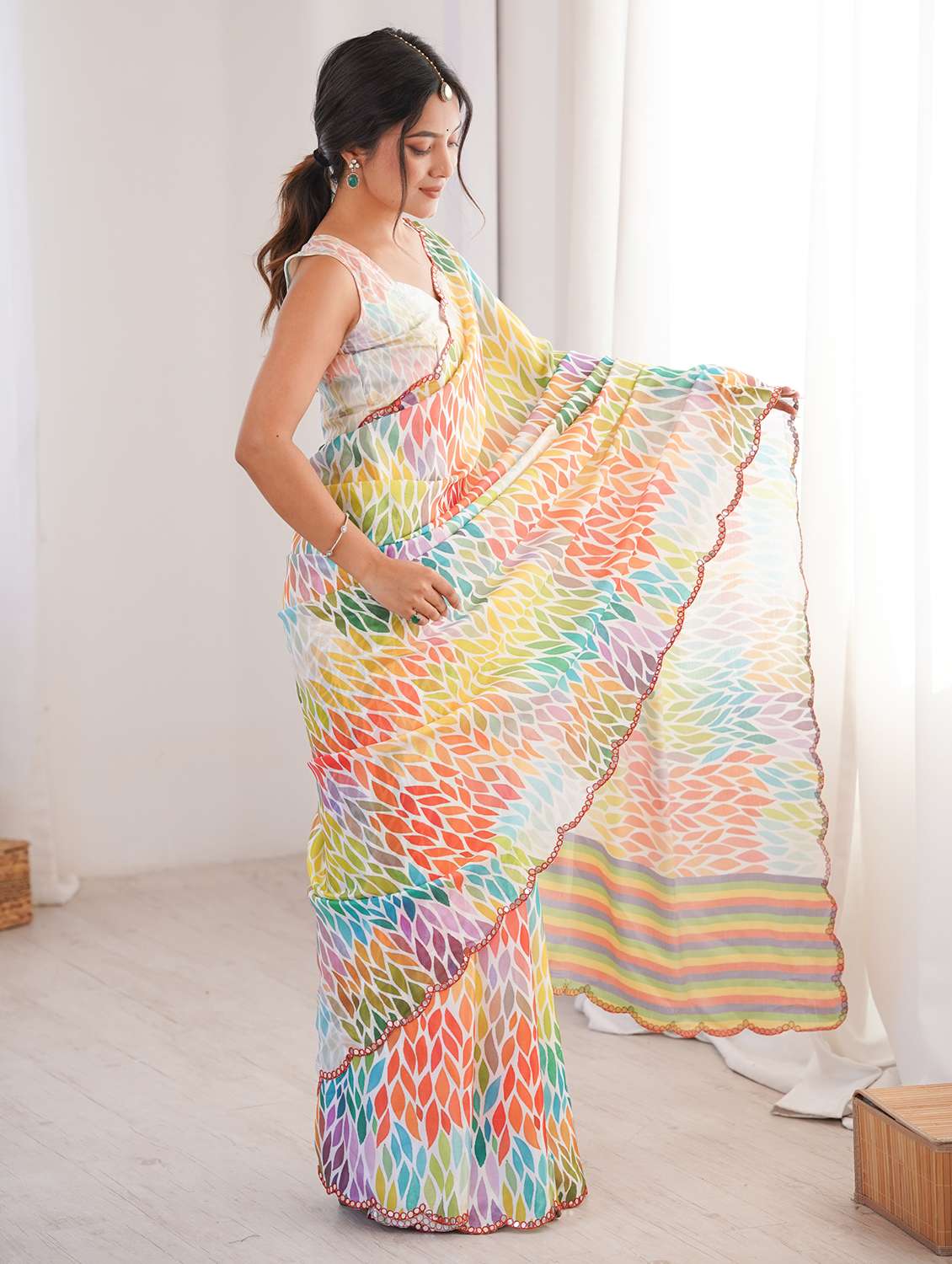 Women Printed Casual Wear Saree With Blouse - 22558251 -  Standard Image - 3