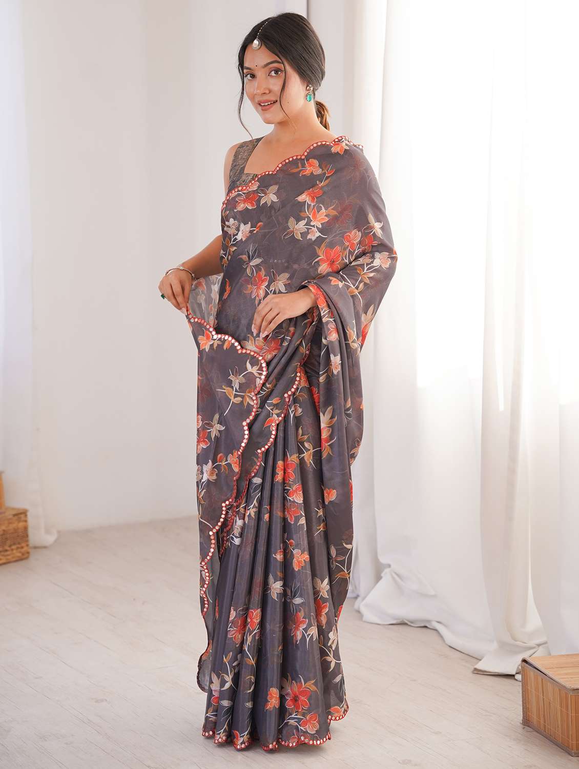women printed casual wear saree with blouse - 22558253 -  Standard Image - 3