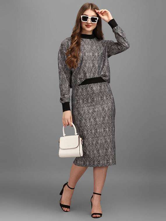 women printed long sleeves top and skirt co-ord set