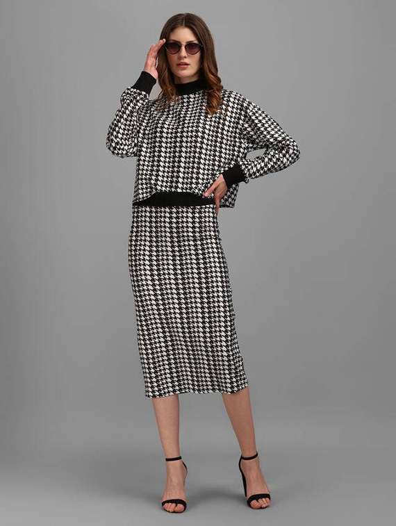 women printed long sleeves top and skirt co-ord set