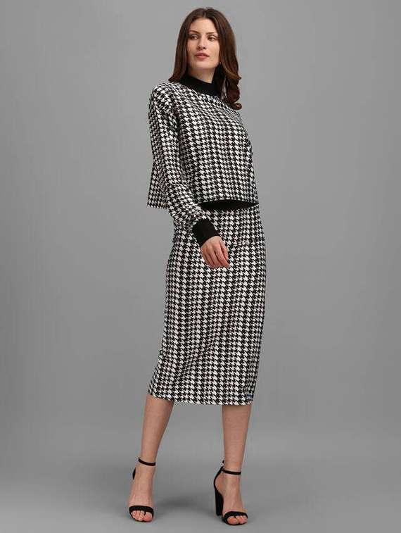 women printed long sleeves top and skirt co-ord set - 22558293 -  Standard Image - 3