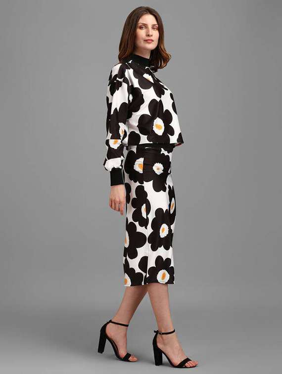 women printed long sleeves top and skirt co-ord set - 22558294 -  Standard Image - 3