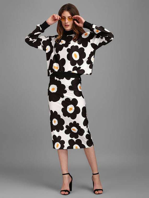 women printed long sleeves top and skirt co-ord set - 22558294 -  Standard Image - 5