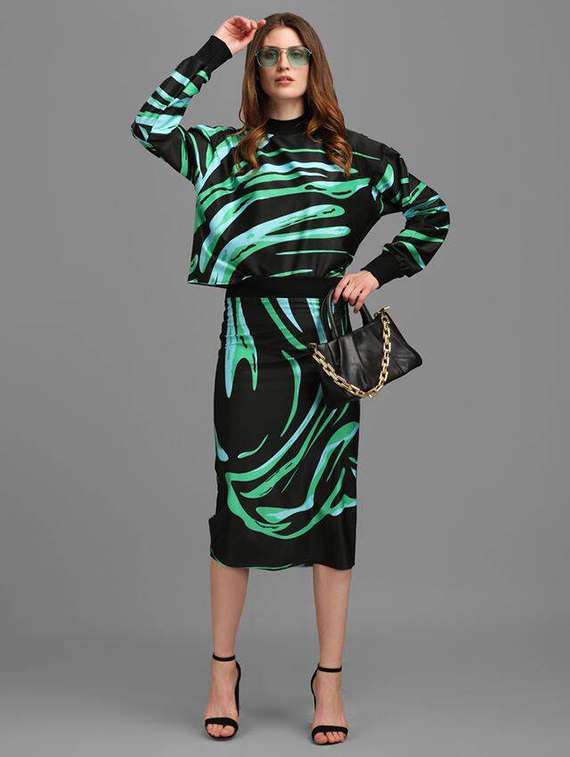 women printed long sleeves top and skirt co-ord set
