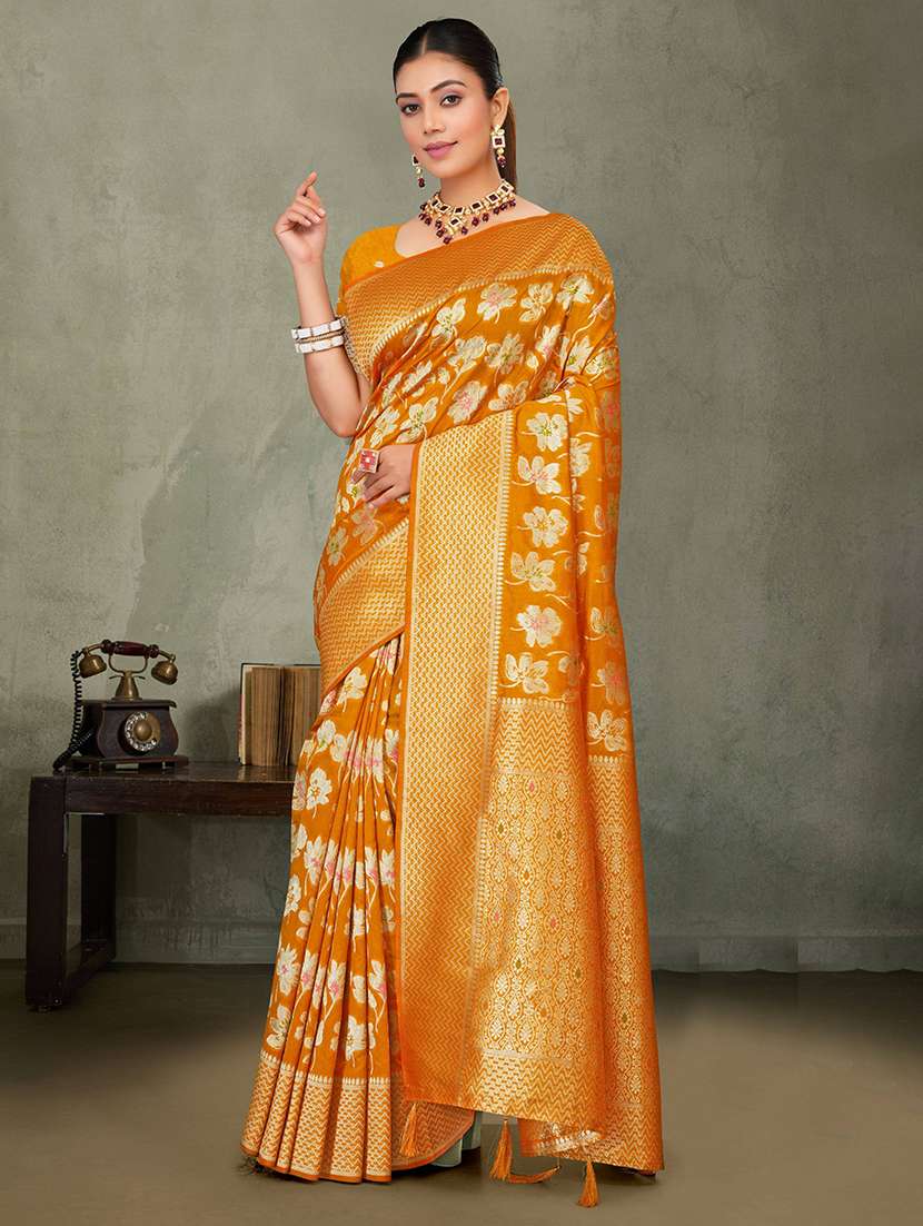 women self design banarasi saree with blouse