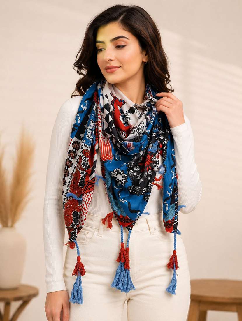 women printed scarf featuring with tassels