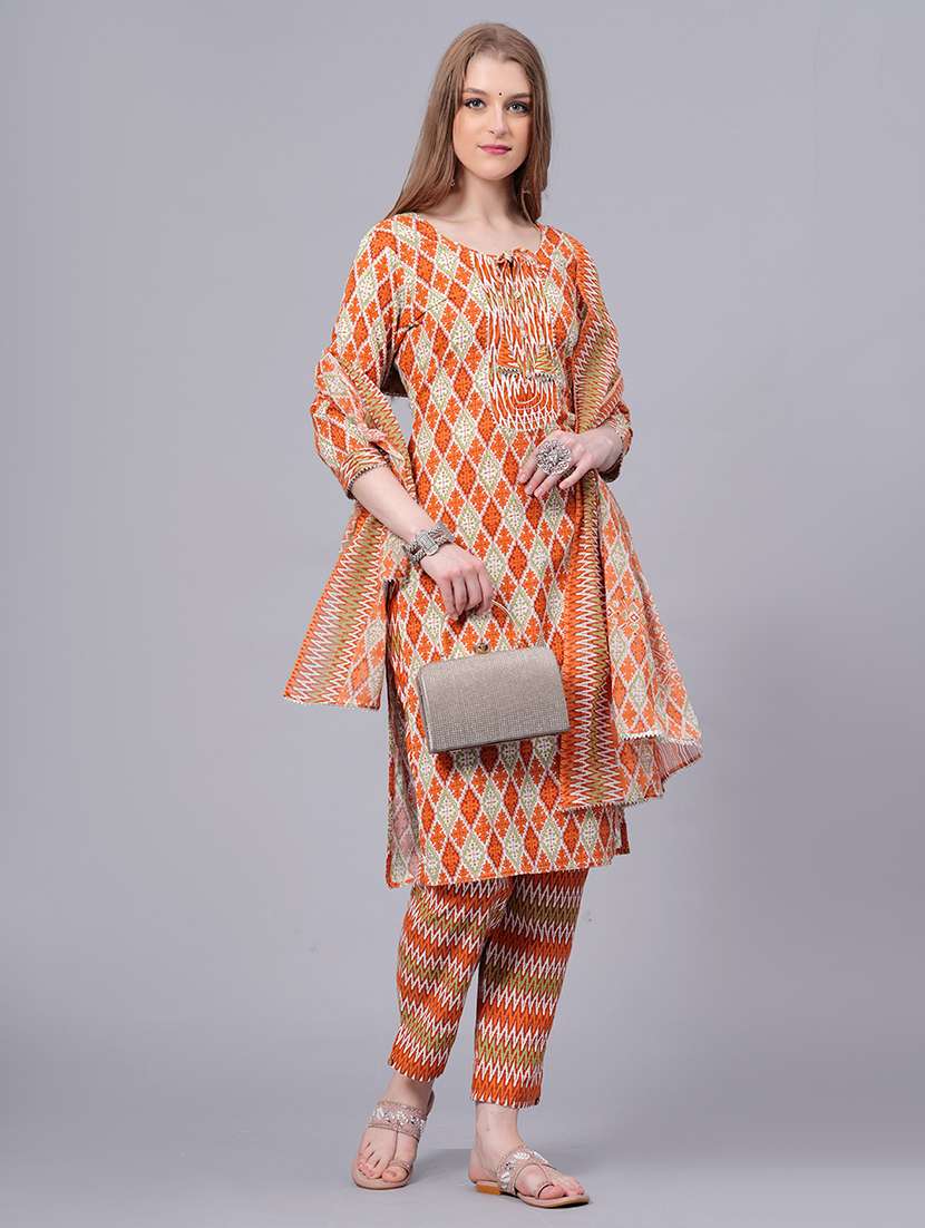 women printed three quarter sleeve kurta pant with dupatta set - 22558677 -  Standard Image - 3