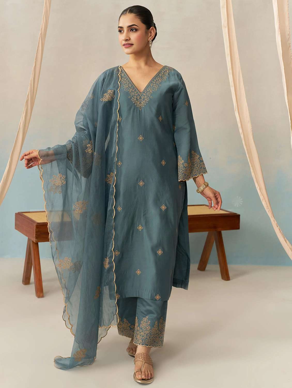 women embroidered long sleeve kurta palazzo with dupatta set - 22558719 -  Standard Image - 3