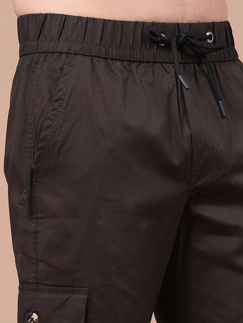 men solid mid rise regular fit cargo  - 22562323 -  Standard Image - 5