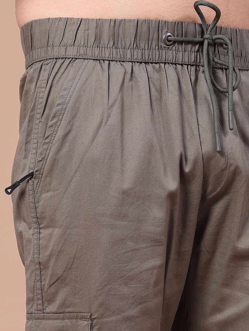 men solid mid rise regular fit cargo  - 22562326 -  Standard Image - 5