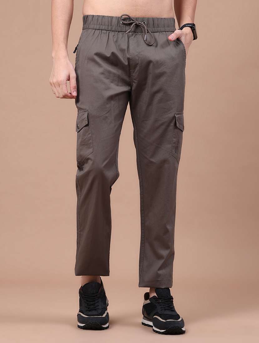 men solid mid rise regular fit cargo 