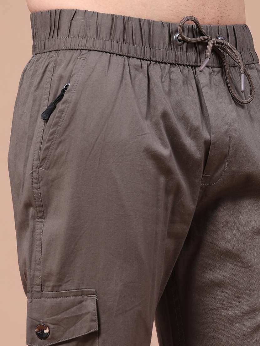 men solid mid rise regular fit cargo  - 22562327 -  Standard Image - 5