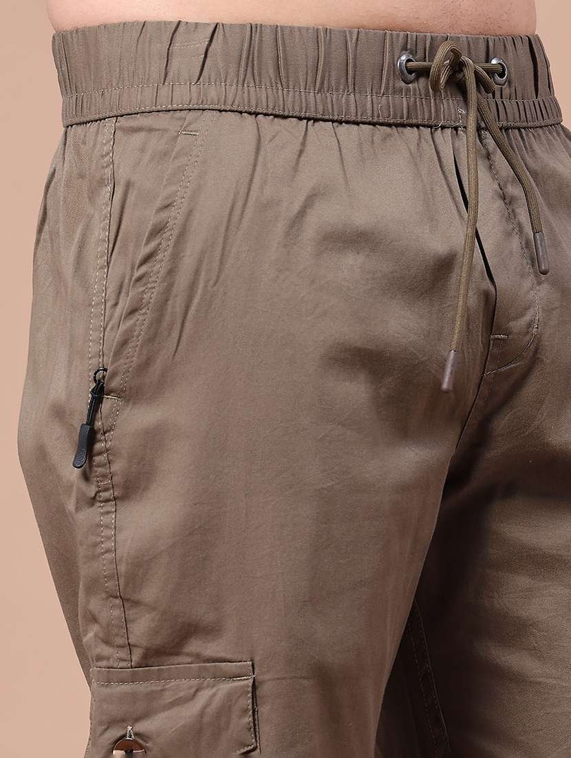 men solid mid rise regular fit cargo  - 22562328 -  Standard Image - 5