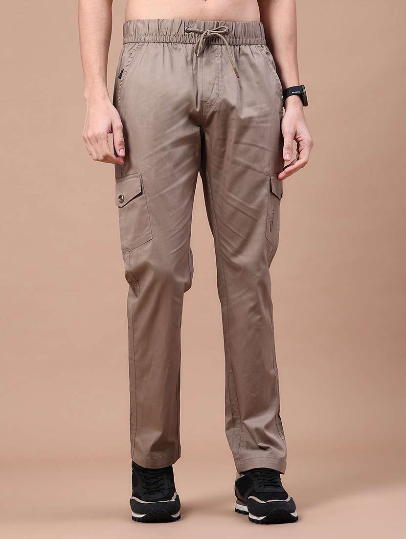 men solid mid rise regular fit cargo 