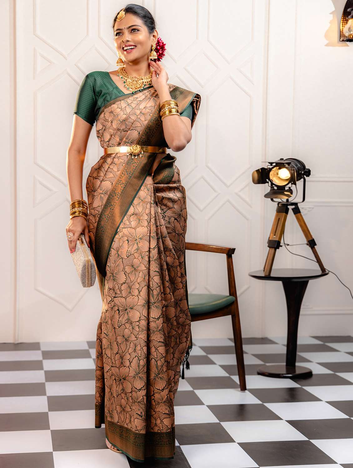 women self design banarasi saree with blouse