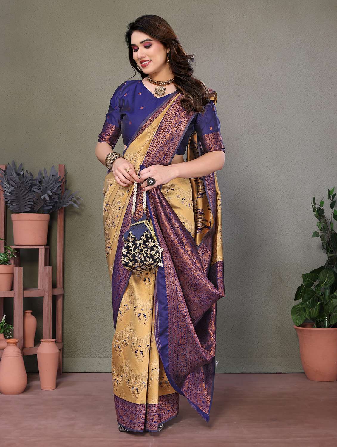 women self design banarasi saree with blouse - 22562779 -  Standard Image - 3